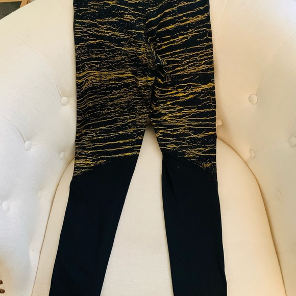 New Nike dry with Dri-Fit - Picture 7 of 7